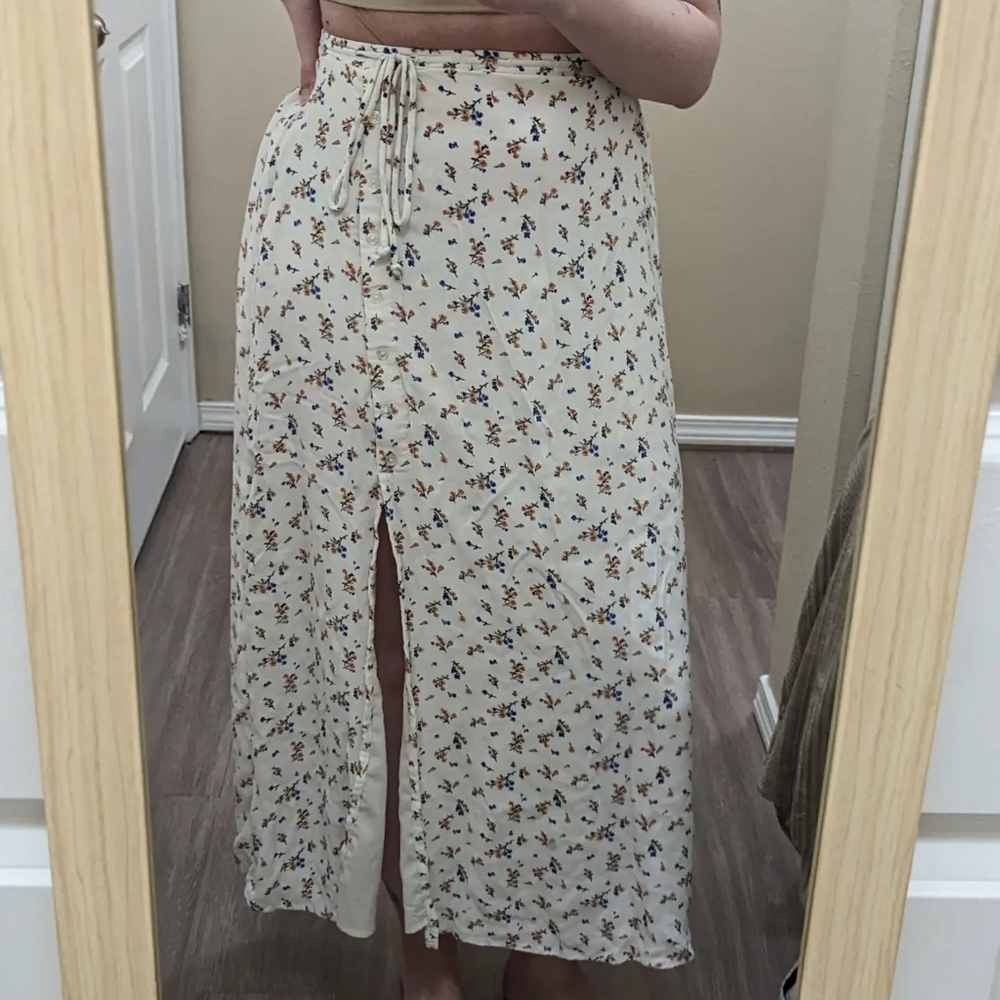 LAST CHANCE american eagle • floral midi skirt